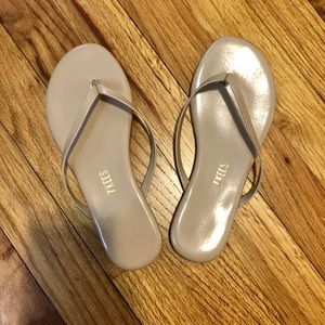TKEES glossy flip flops
